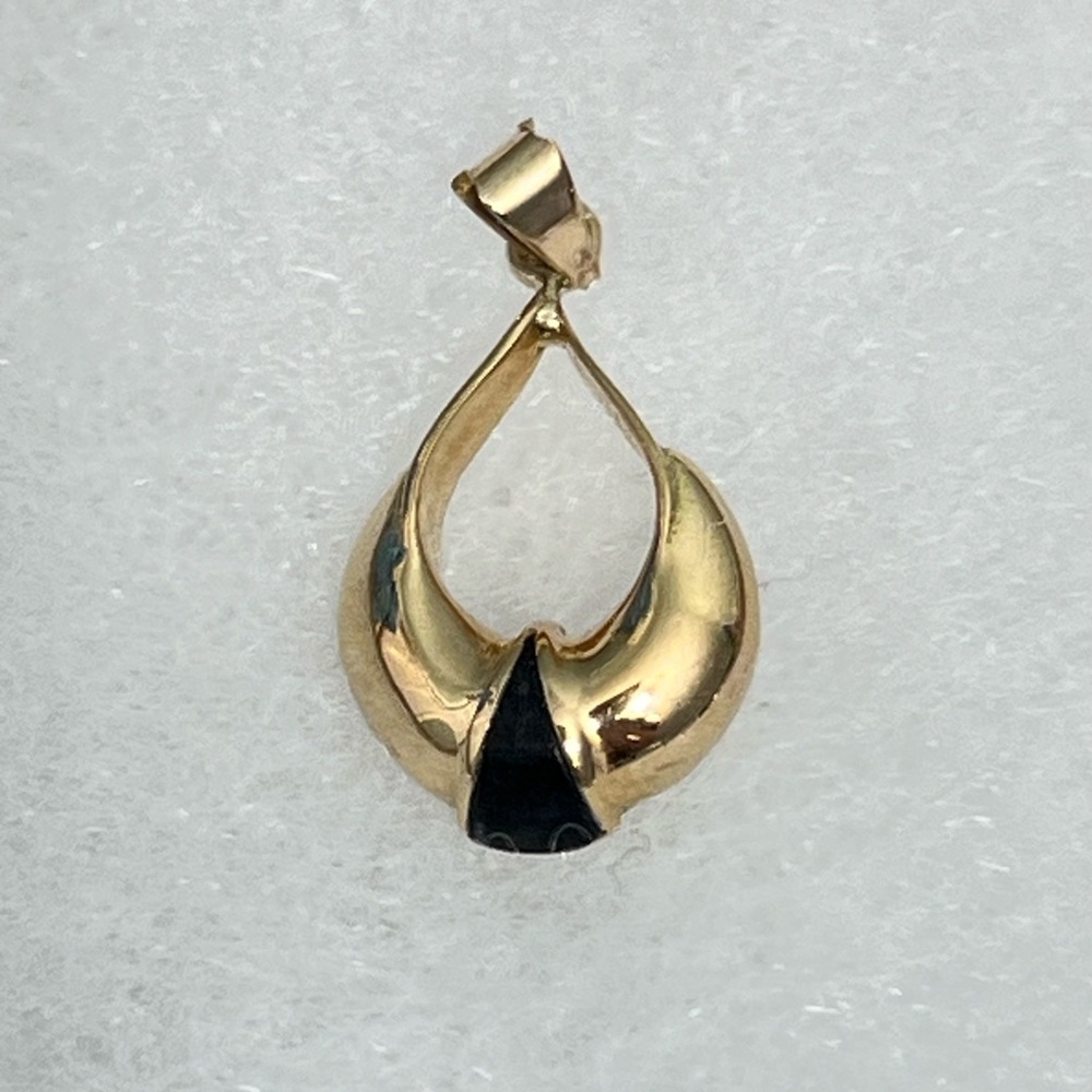 Acid Test 14K Yellow Gold  Oval Pendant With Ónix Stone
